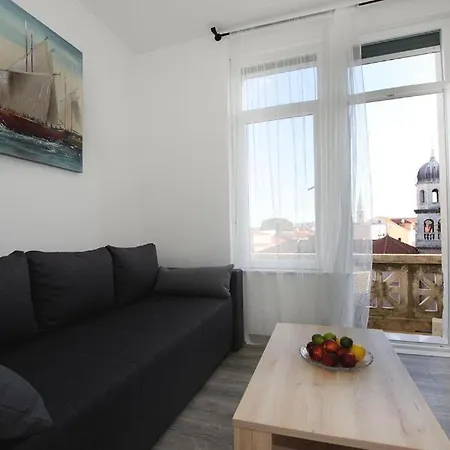 Sophie The Center Of The Old Town *