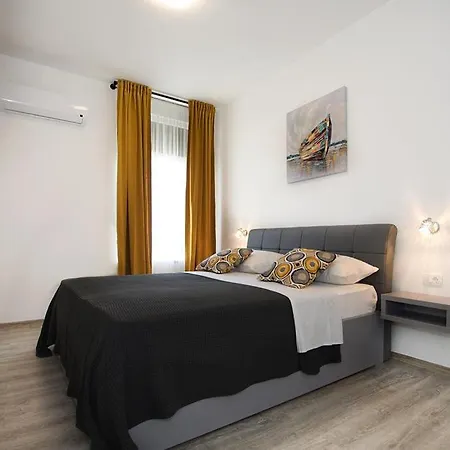 Sophie The Center Of The Old Town *