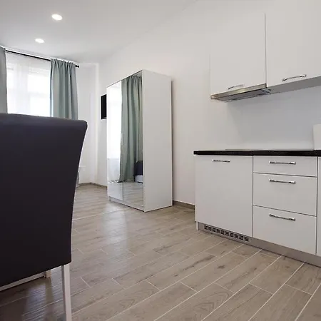 Sophie The Center Of The Old Town